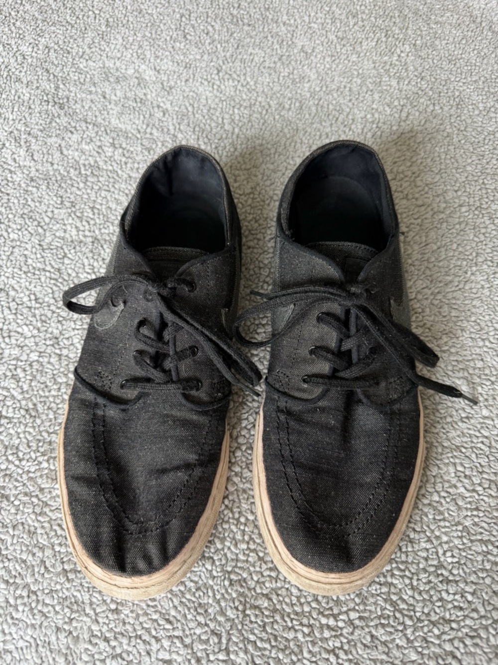 Nike Dark gray and black skate shoes